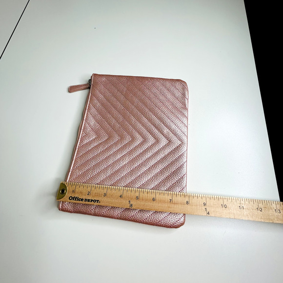 Chaviv by Violet Teriti Chic Metallic Pink Clutch Zip Close Chevron Design Purse - Picture 5 of 9